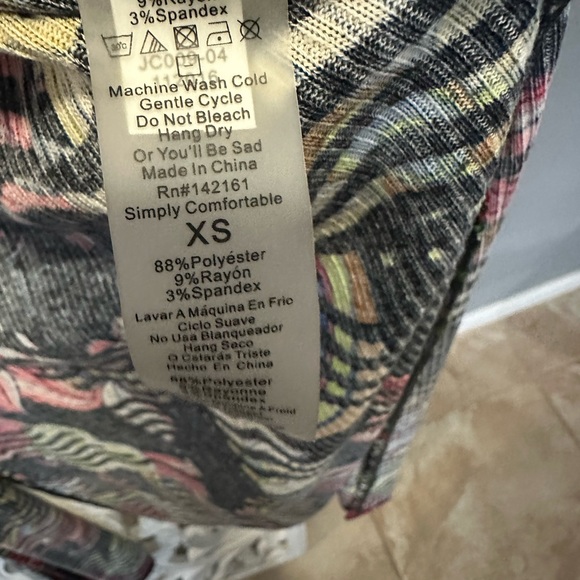 LulaRoe Joy XS Duster Vest - Picture 4 of 7